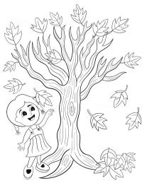 Fată lângă un copac fără frunze